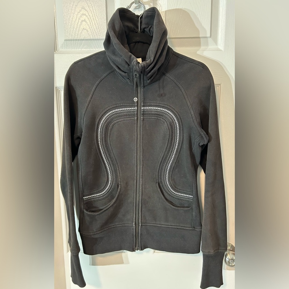 Lululemon Cuddle Up Jacket - Picture 9 of 11